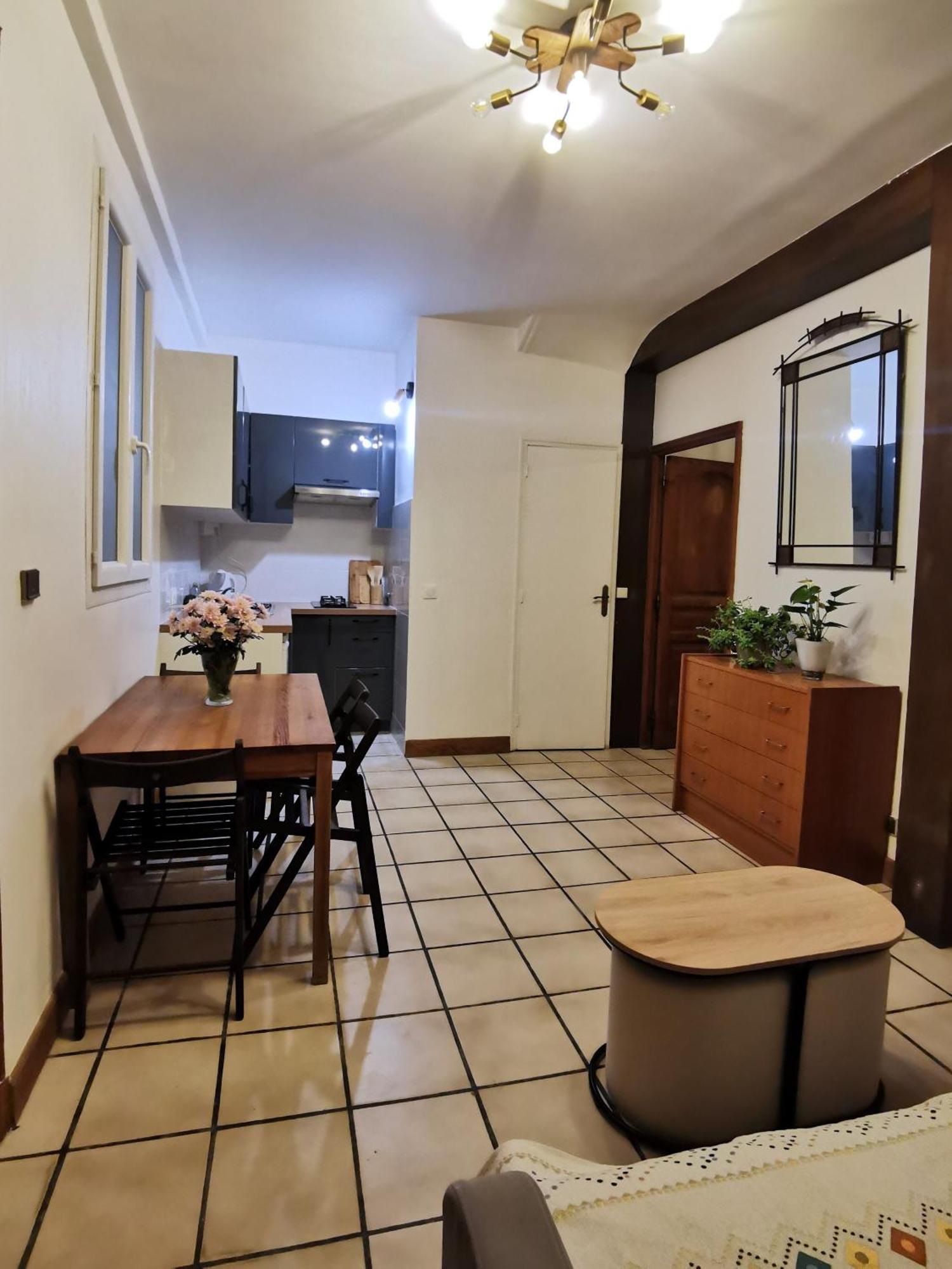 L'cosy - Charming 2br In Apartment